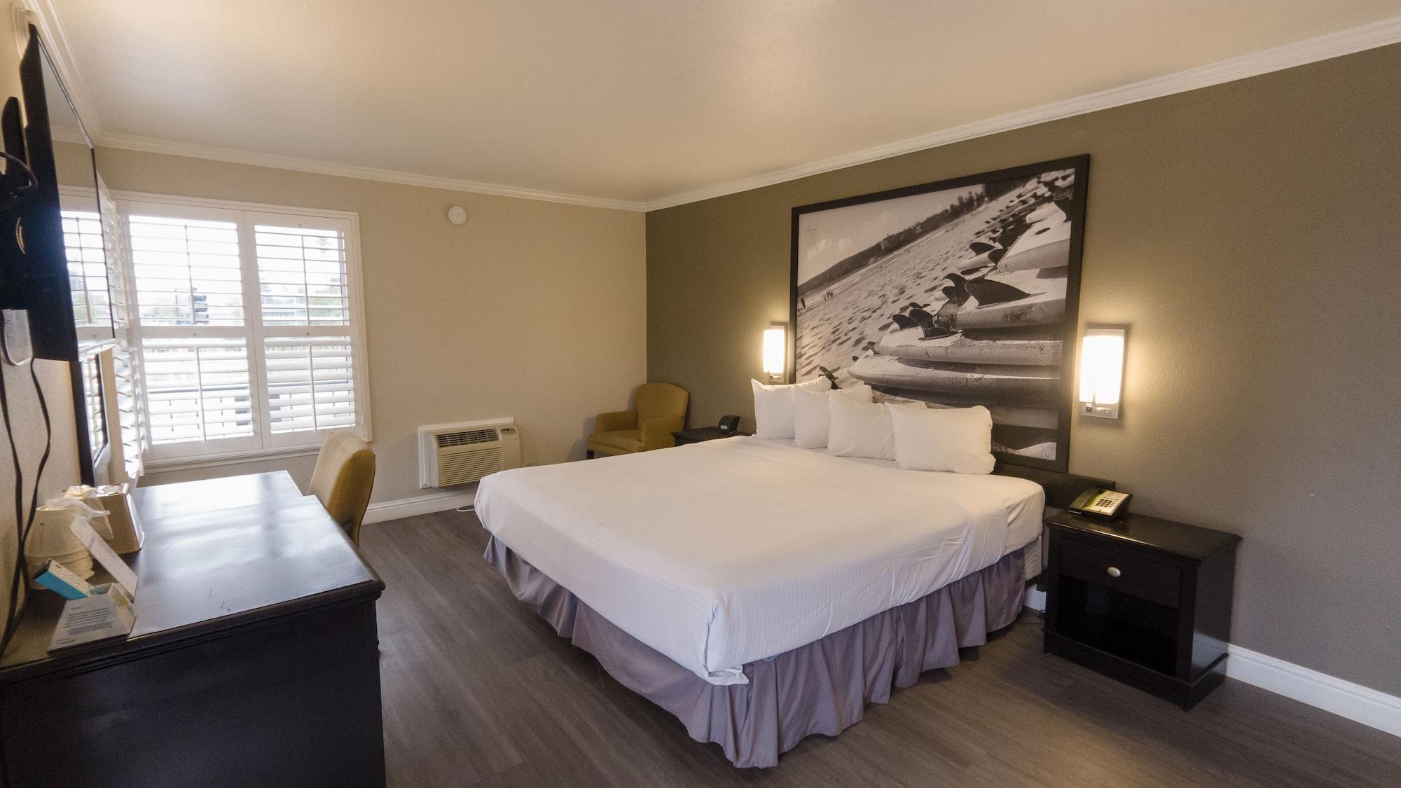 Super 8 By Wyndham Santa Cruz Beach Boardwalk Extérieur photo