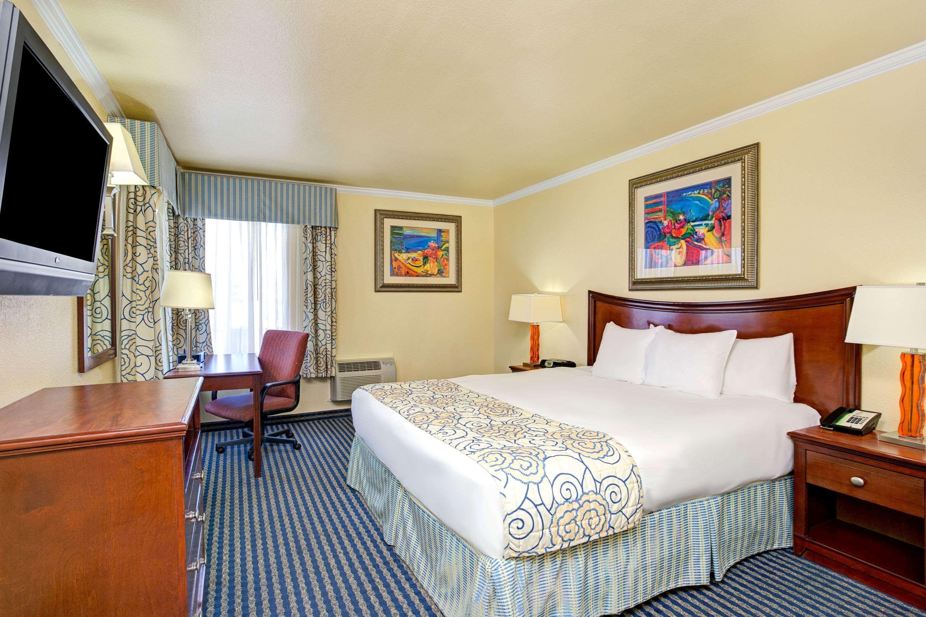 Super 8 By Wyndham Santa Cruz Beach Boardwalk Extérieur photo