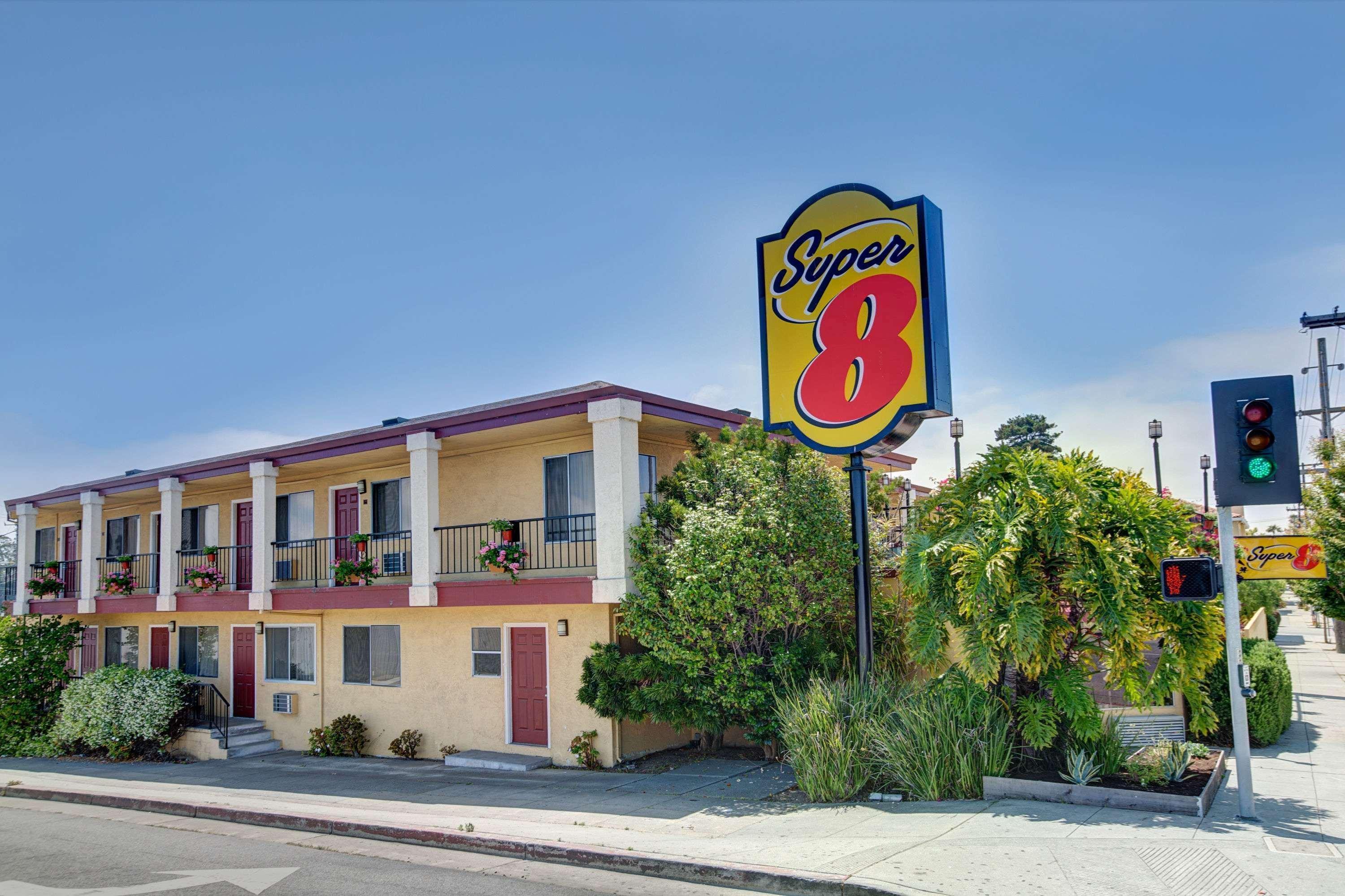 Super 8 By Wyndham Santa Cruz Beach Boardwalk Extérieur photo